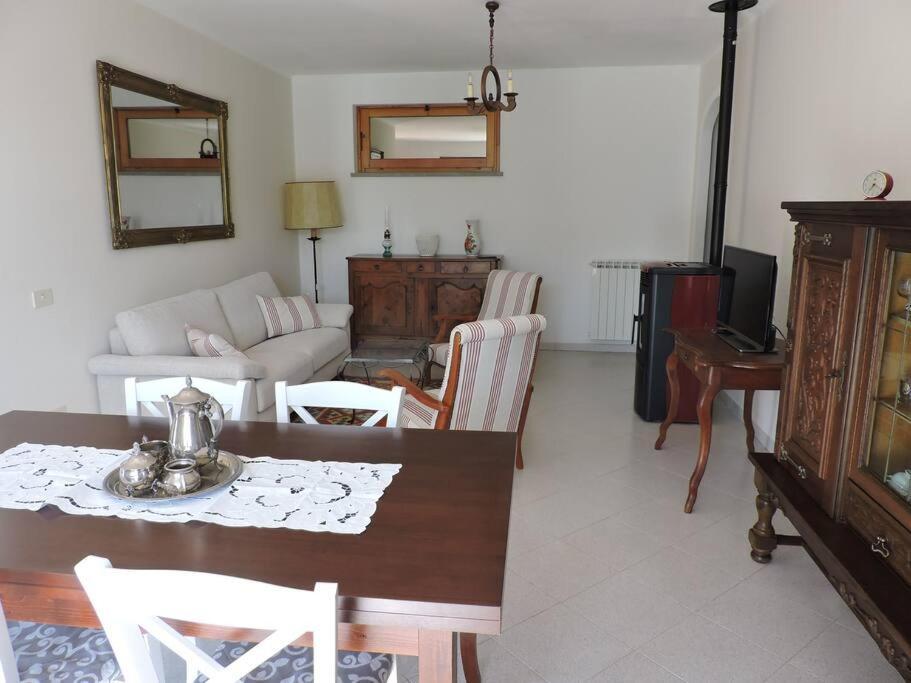 Casa Vacanze La Cicala Понтремоли Экстерьер фото